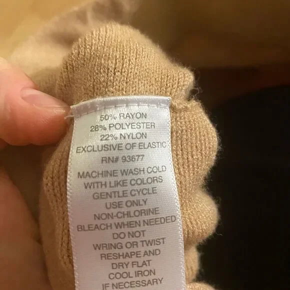 Liz Claiborne size 1X Plus size tan skirt in excellent condition. - Picture 8 of 9